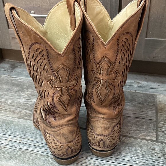 CORRAL Distressed Wing and Cross Inlay Snip Toe Cowboy Boots A1993 9.5 - Picture 8 of 12